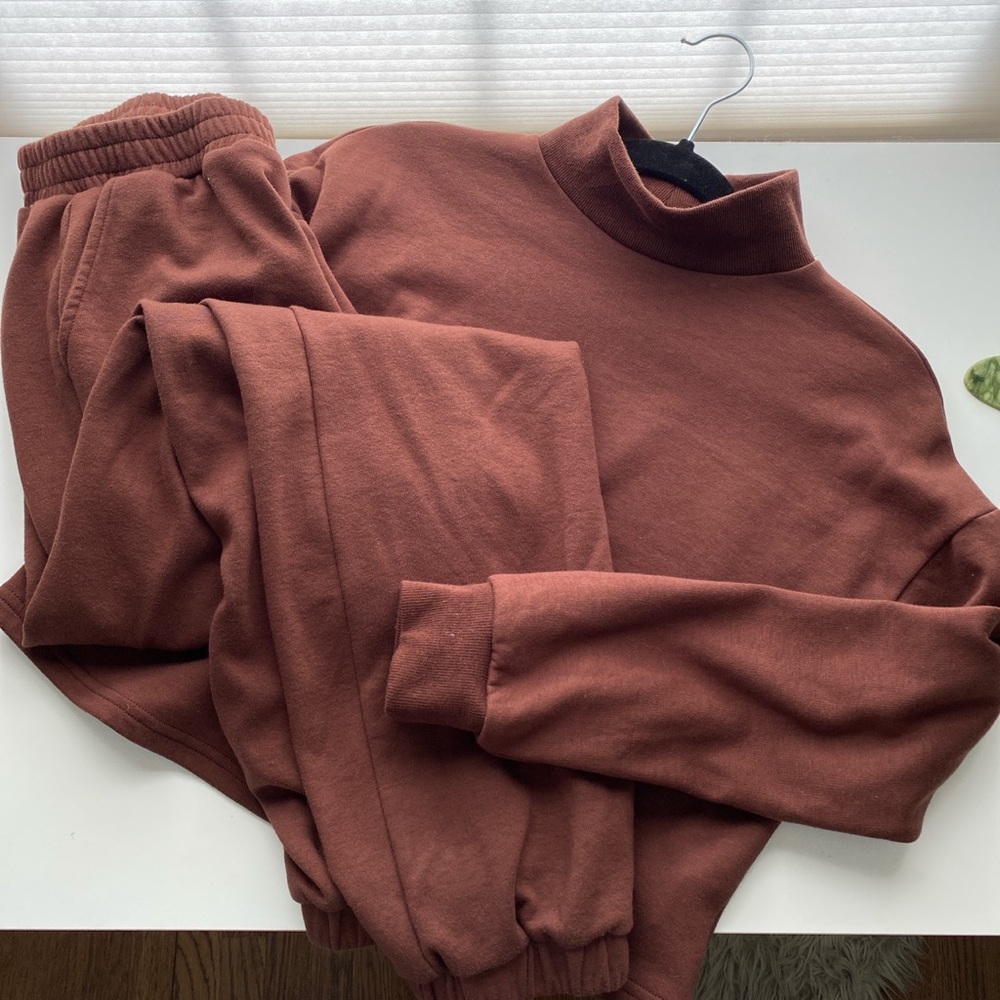 Brown turtle neck sweatsuit